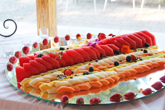 sliced fruit tray